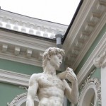 Статую Давида оденут по требованию жительницы Санкт-Петербурга