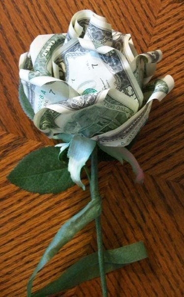 Цветок из денег