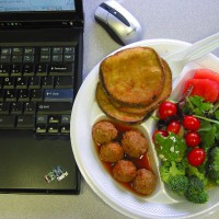 Обед в офисе – как питаться на работе