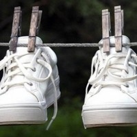 Как отбелить кроссовки – чистим обувь в домашних условиях