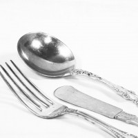 5 способов как почистить столовое серебро