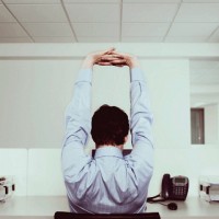 Упражнения в офисе – как не дать сидячей работе вам навредить