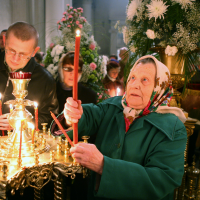 Поставить свечу — хорошая традиция или магия?