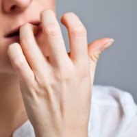 Как перестать грызть ногти – лучшие способы избавиться от вредной привычки
