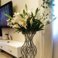 Цветы для офиса – что лучше букеты или вазоны